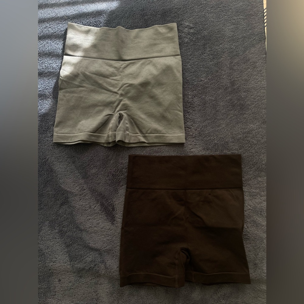 Set shorts